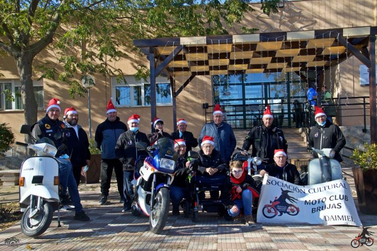 El Moto Club Brujas celebró el 2º encuentro “Entre Clásicos” con visitas a residencias y centros locales