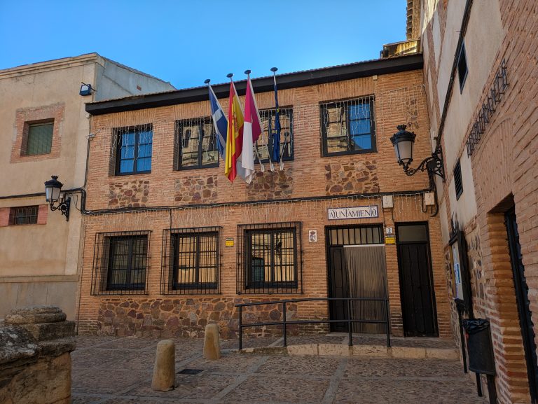 El Ayuntamiento de San Carlos del Valle aprueba una moción contra la minería de tierras raras
