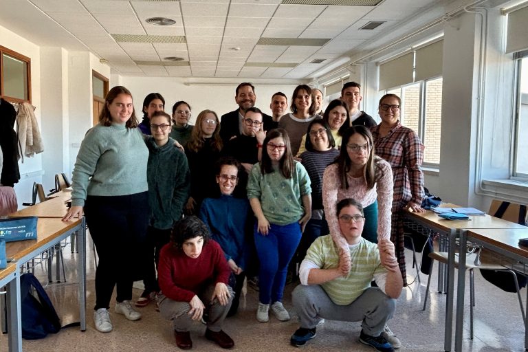 El subdelegado del Gobierno de España en Ciudad Real conoce el Programa Máster de la asociación Down Caminar en colaboración con Laborvalía