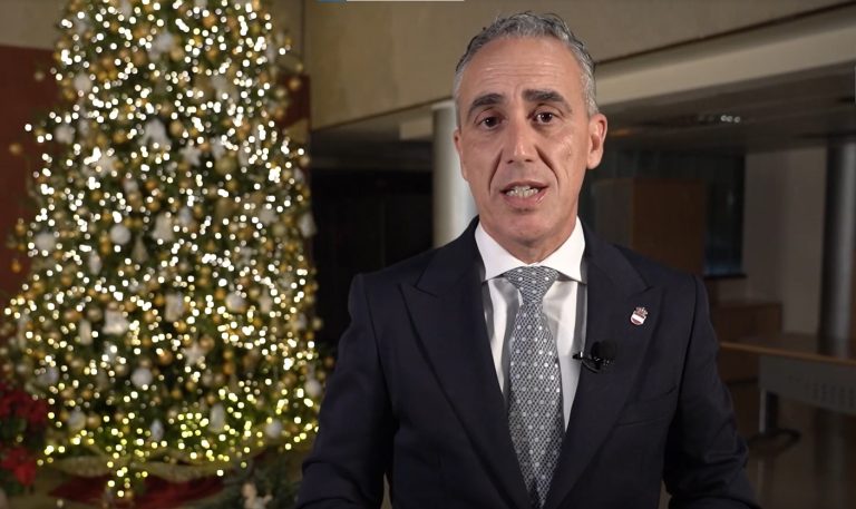 El alcalde de Puertollano invita a soñar con un futuro mejor en su saludo navideño 