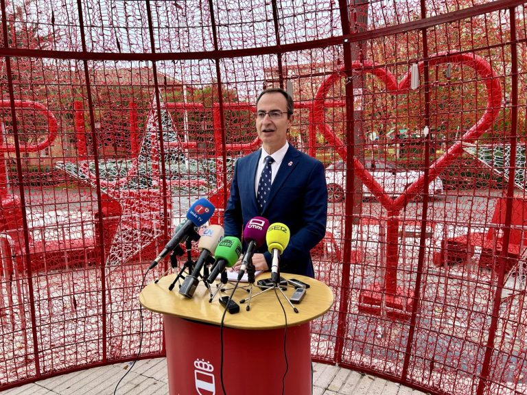 Trenecito, pasacalles, espectáculos y traslado del mercadillo a la plaza del Ayuntamiento marcarán el ambiente de la programación navideña en Puertollano