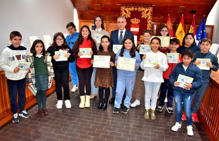 Los escolares de Puertollano dan color al calendario Ecoembes 2025 con una llamada a preservar el medio ambiente con un mejor reciclado