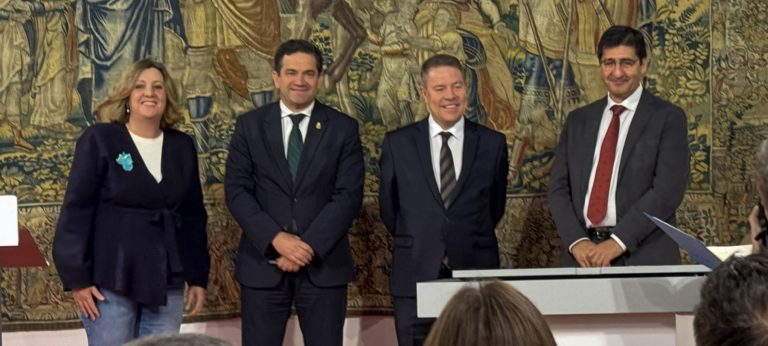 Valverde pide en Fuensalida más flexibilidad para los ayuntamientos en las contrataciones del Plan de Empleo