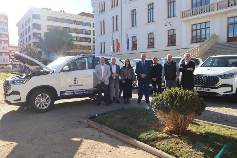 El parque móvil agrícola se renueva con 13 vehículos todoterreno que garantizarán el acceso a las explotaciones y mejorarán la seguridad de sus ocupantes