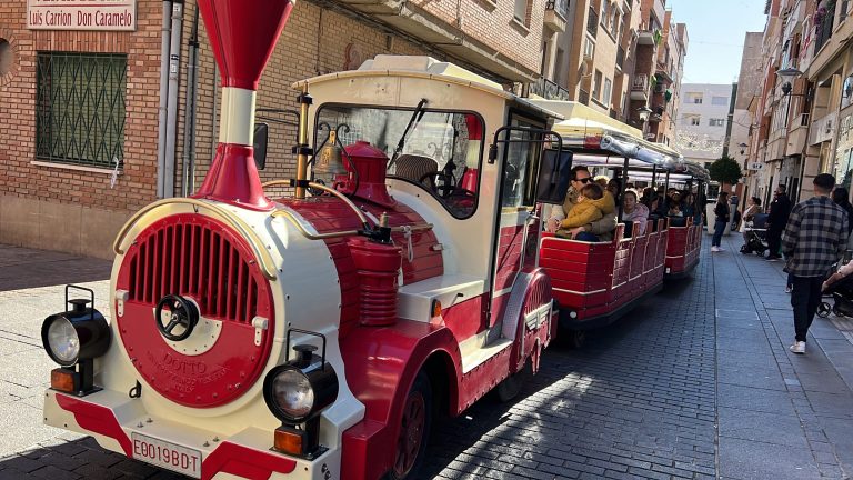 Arranca este sábado el tren turístico de la Navidad que recorre el centro de Puertollano