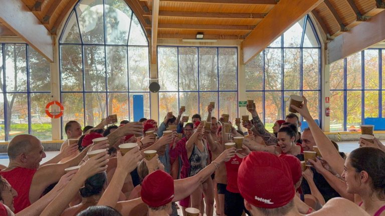 Puertollano: Más de 200 personas participaron en una solidaria MasterClass navideña en la piscina Modesto Eiroa