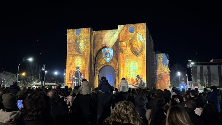 La Puerta de Toledo recrea la historia de Ciudad Real en un video mapping