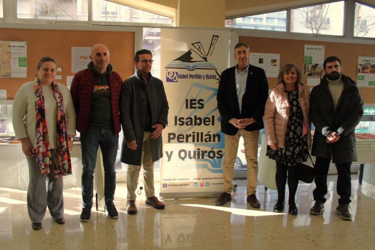 Inaugurada la exposición ‘Las máximas del mundo antiguo’ rescatadas para ‘Delegación Abierta’ por el IES Isabel Perillán y Quirós de Campo de Criptana