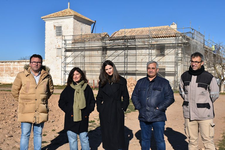El Ayuntamiento de Daimiel avanza en la rehabilitación de la Venta de Borondo con la renovación de su cubierta