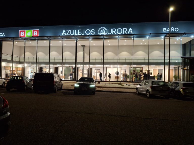 BdB Azulejos Aurora inaugura un nuevo showroom de 350 metros en Alcázar de San Juan con una cuidada selección de marcas de cerámica y baño