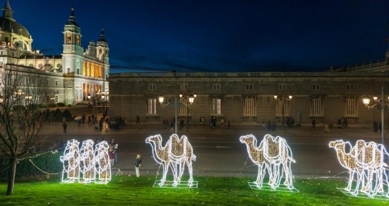 Madrid supera las previsiones turísticas en Navidad:  La ocupación hotelera media durante las fiestas navideñas alcanzó el 72%, mejorando la previsión inicial del 68%