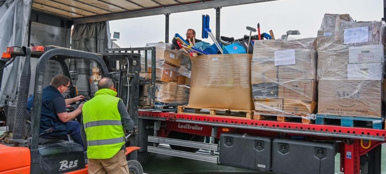 La Diputación sigue coordinando envíos a Valencia dos meses después de la tragedia gracias a la implicación de los ayuntamientos y la solidaridad de sus vecinos
