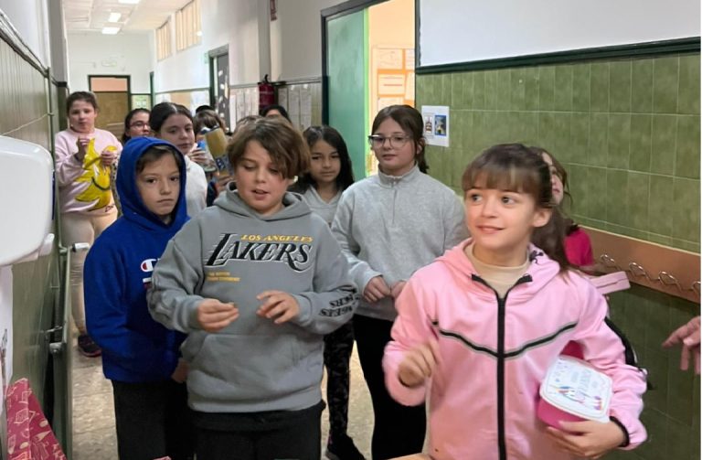 Puertollano: La comunidad educativa del Colegio Ramón y Cajal dona la recaudación del Día del Chorizo al Banco de Alimentos