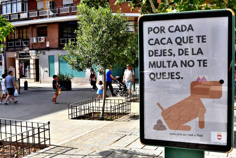 Un vecino de Puertollano es sancionado con 100 euros por no llevar agua para limpiar las micciones de su perro
