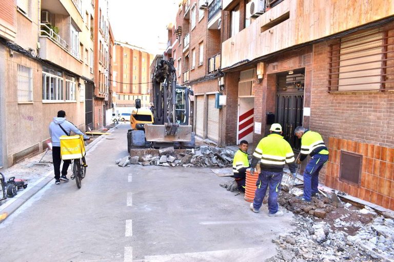 Puertollano: La calle Menéndez Pelayo tendrá plataforma única y cambiará el sentido de circulación para descongestionar Primero de Mayo