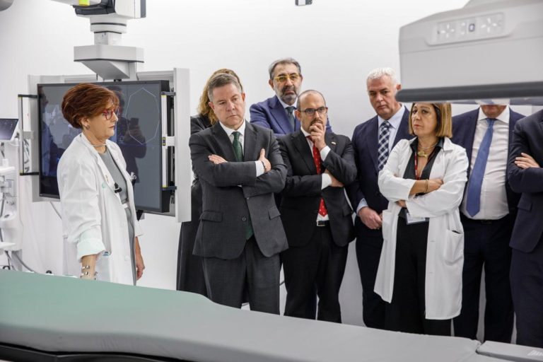 El Gobierno de Castilla-La Mancha continúa apostando por la innovación poniendo en marcha el primer quirófano híbrido de la Comunidad