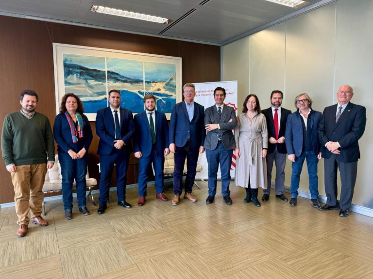 El Gobierno de Castilla-La Mancha y la Generalitat Valenciana respaldan los proyectos de plataformas logísticas para agilizar el transporte de mercancías