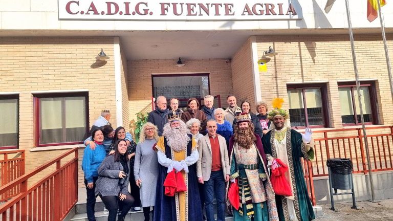 Puertollano: Melchor, Gaspar y Baltasar hacen primeras paradas en las residencias de la Fundación Fuente Agria y de mayores «Pocitas del Prior»