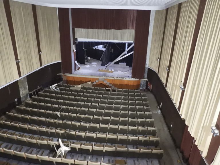 El Ayuntamiento de Puertollano vincula la reforma interior del histórico teatro-cine de El Poblado, estimada en un millón de euros, al apoyo institucional