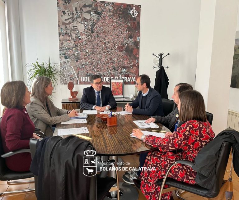 El Ayuntamiento de Bolaños celebra una reunión de seguimiento con AFAS para abordar nuevas necesidades y proyectos