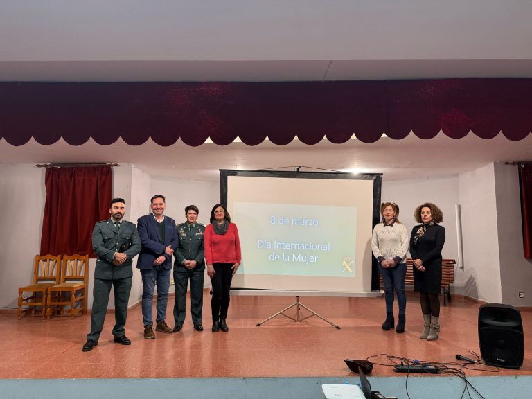 El subdelegado del Gobierno en Ciudad Real reafirma el compromiso con la igualdad en una jornada en Villanueva de la Fuente