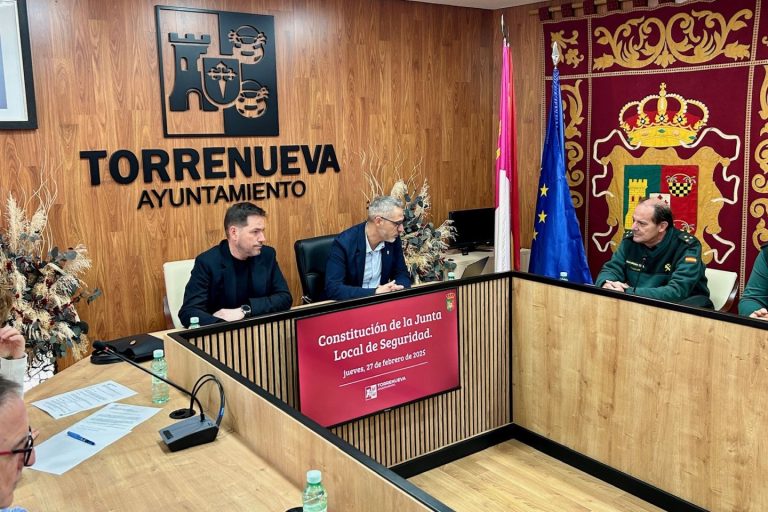 El subdelegado del Gobierno copreside y constituye de la Junta Local de Seguridad en Torrenueva