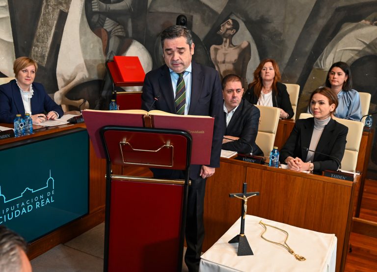 Luis Alberto Marín jura el cargo como diputado de Vox en la Diputación de Ciudad Real, donde ocupará una vicepresidencia