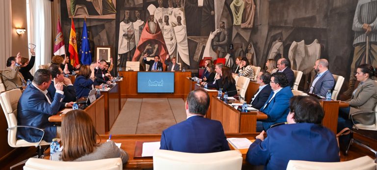 La Diputación apuesta por generar más oportunidades para los sectores vitivinícola y agroalimentario de la provincia con un stand propio en FENAVIN