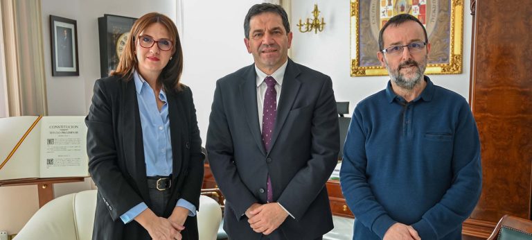 Valverde se reúne con representantes de la demarcación de Ciudad Real del Colegio Oficial de Arquitectos de Castilla-La Mancha