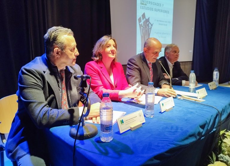 La Diputación, presente en la VI Feria de Universidades y Estudios Superiores del Colegio Nuestra Señora del Prado de Ciudad Real