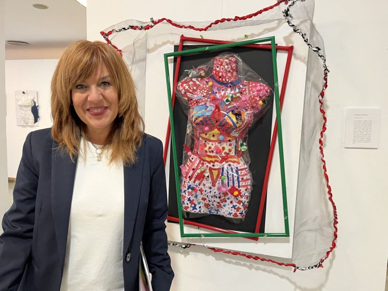 El Campus de Ciudad Real acoge hasta el 28 de febrero la exposición “Arte a dos manos”, que incide en la salud mental
