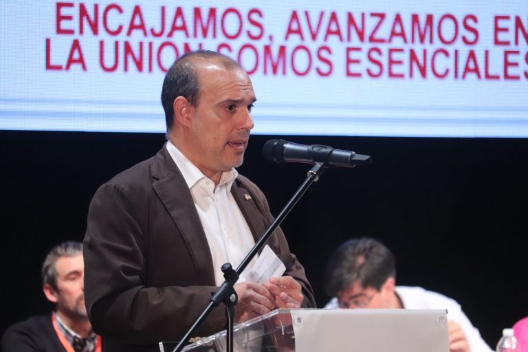 Bellido reconoce “el papel de los sindicatos de clase en la solidez de nuestra democracia” y en el crecimiento que está experimentando la región