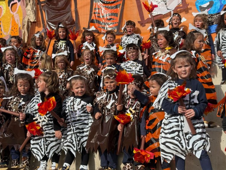 El colegio Nuestra Señora del Prado de Ciudad Real celebra su desfile de carnaval infantil