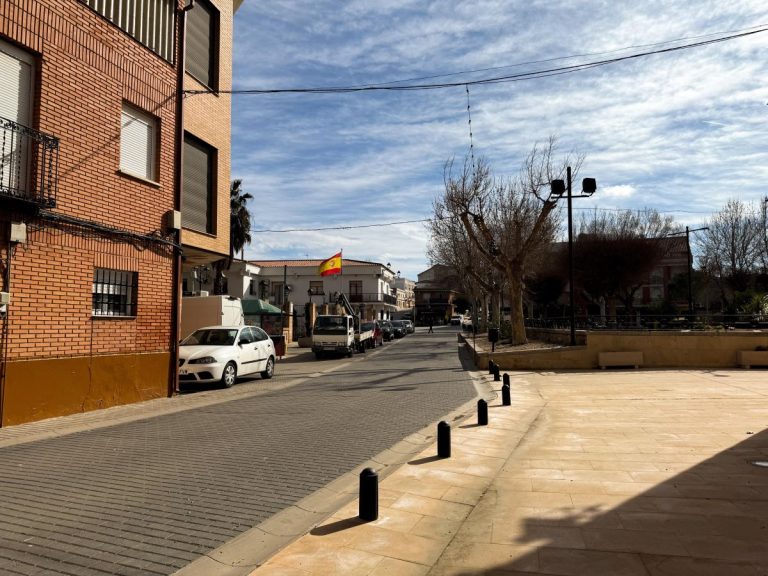 El Ayuntamiento de Pozuelo de Calatrava acometerá obras de reparación y mejora de accesibilidad en el entorno de la Plaza de España
