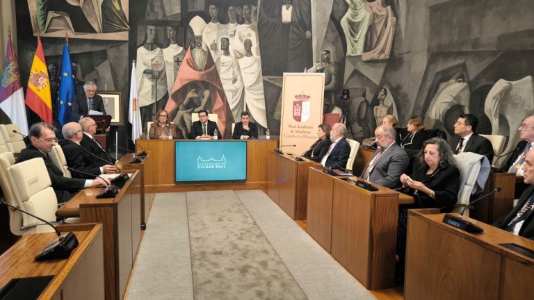 La Real Academia de Medicina de Castilla-La Mancha inaugura el curso 2025 en Ciudad Real