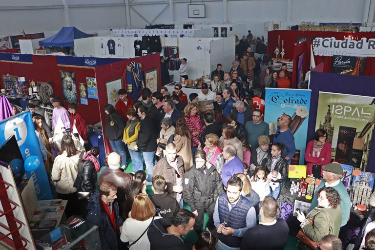 Almodóvar del Campo rubrica el interés social que despierta la Feria Cofrade-Arte Sacro
