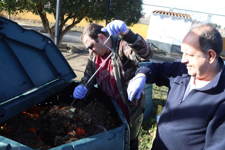 Manzanares apuesta por la sostenibilidad y la inclusión con el proyecto de compostaje en el CADI
