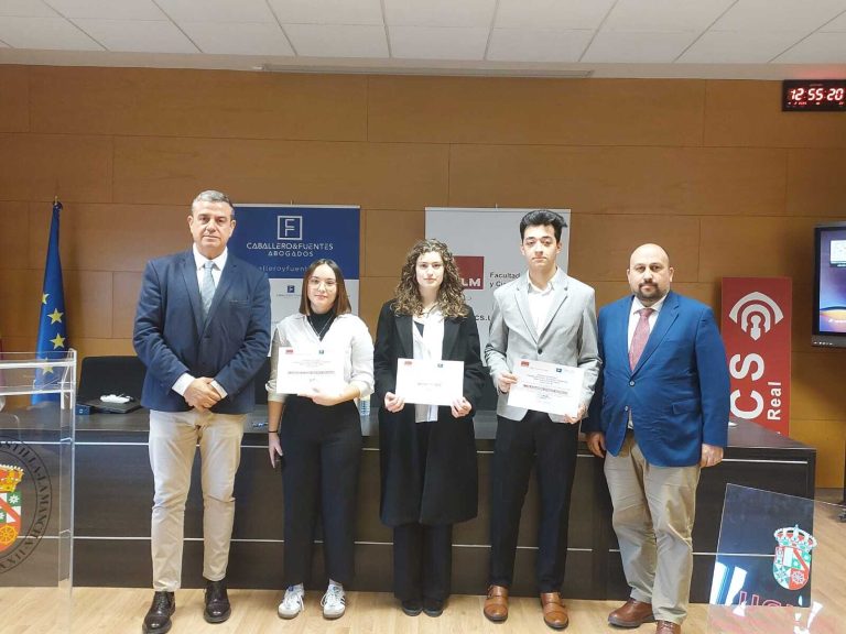 Caballero & Fuentes Abogados premia la excelencia académica en el VI Certamen al mejor Trabajo Fin de Grado de Derecho Público y Derecho Privado