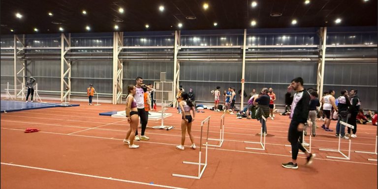 Puertollano: Más de 160 atletas se dan cita en el Centro de especialidades Javier Bermejo durante el Campeonato de clubes de atletismo de Castilla-La Mancha