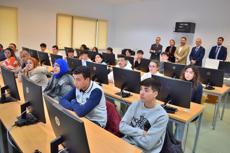 Abre en Puertollano el aula de exámenes digitales teóricos de conducción, la segunda en la provincia de Ciudad Real