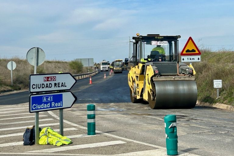 Las obras de rehabilitación de la N-420 en Argamasilla de Calatrava suponen una inversión de 305.000 euros