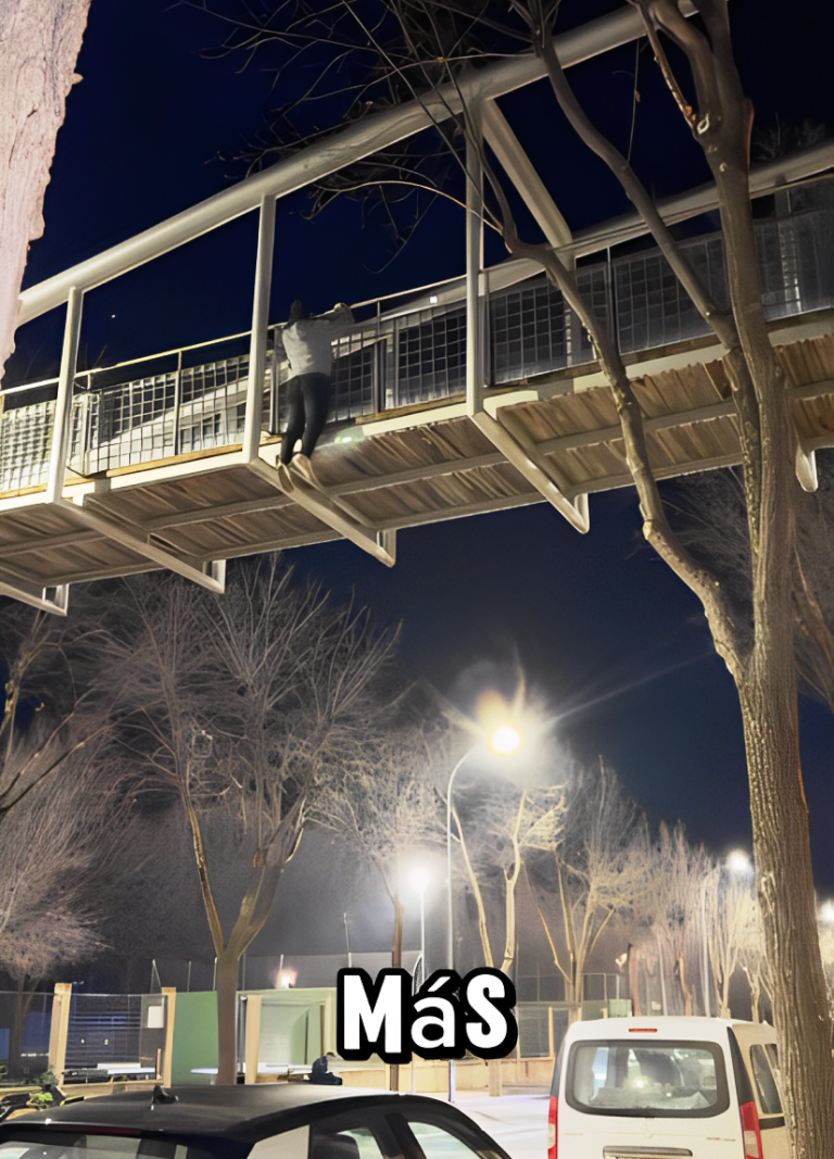 Denunciado en La Solana por hacer dominadas colgado de un puente de 9 metros de altura