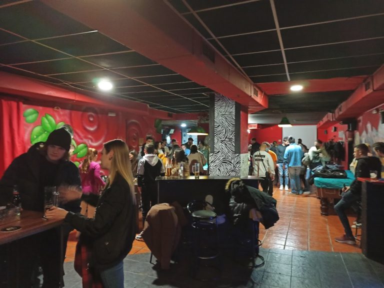 El Pub Living Room de Ciudad Real acoge el I Concierto Solidario a cargo de la asociación +Ayuda