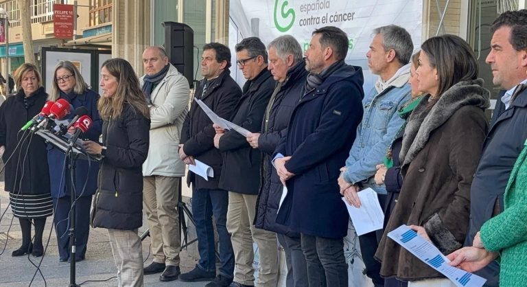 Vox muestra su apoyo a la Asociación Iker y a la AECC