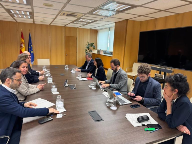 Castilla-La Mancha subraya su compromiso con la acería verde de Puertollano como proyecto estratégico del país