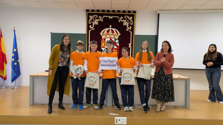 Medio centenar de estudiantes de Secundaria juegan a ser ingenieros en la fase local de la Olimpiada de Caminos en el Campus de Ciudad Real