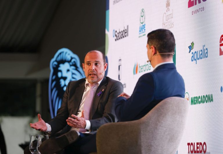 Bellido ve “casi obligatoria” la quita de la deuda de las comunidades porque “las comunidades no reciben el dinero que cuesta la prestación de los servicios”