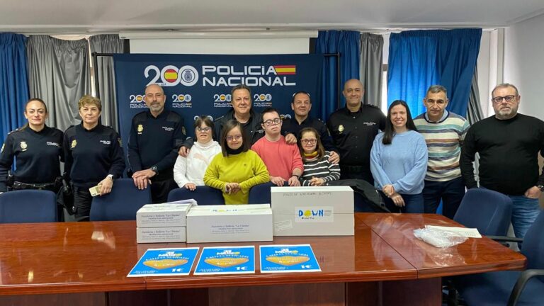 La Policía Nacional  de Ciudad Real se une a la iniciativa de la Galleta Solidaria por el Día Mundial del Síndrome de Down