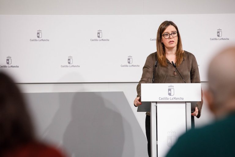 El Gobierno de García-Page rechaza los aranceles propuestos por Trump para “defender siempre los intereses del sector agroalimentario de la región” El Gobierno de García-Page rechaza los aranceles propuestos por Trump para “defender siempre los intereses del sector agroalimentario de la región”