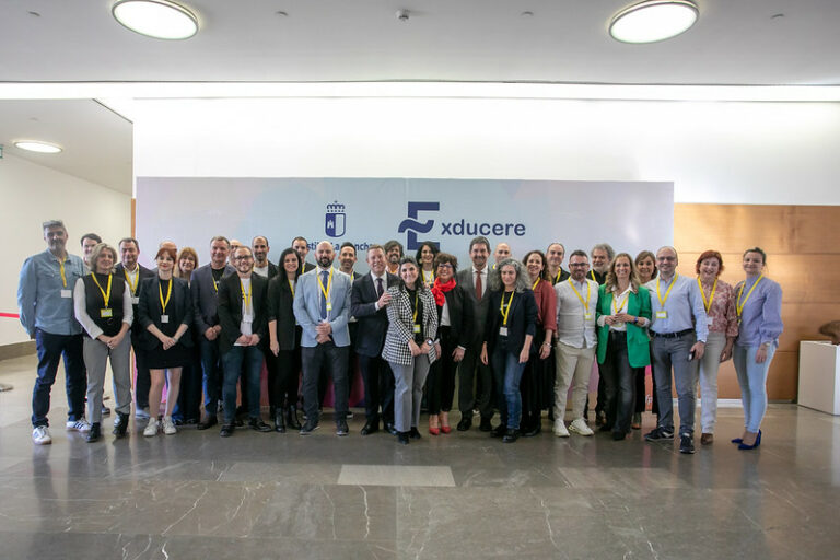 El presidente García-Page se compromete con la mejora del sistema educativo “cuya inversión es necesaria e indispensable”